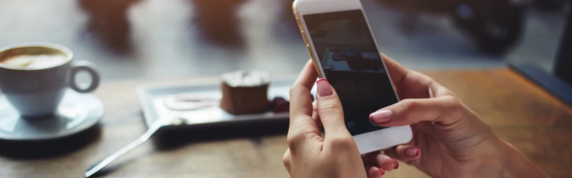 1024-contact_header.webp 1024-contact_header.webp